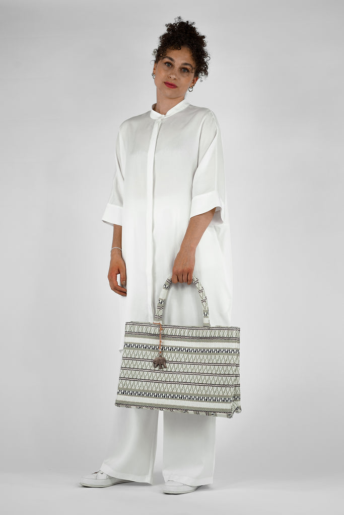 ANOKHI Tote Bag Large in hellgrau