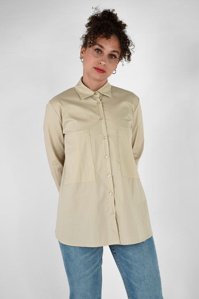 Ausgestellte Bluse mit Taschen aus Baumwolle-Mix in beige