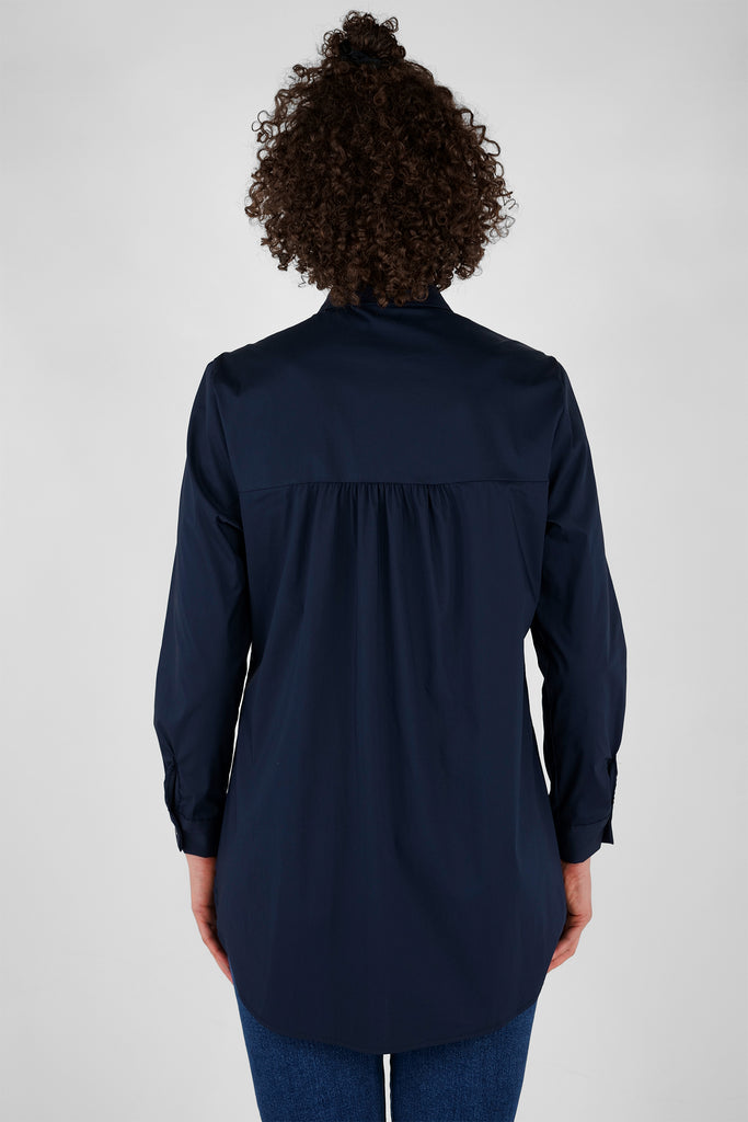 Bluse mit Falten im Rücken aus Baumwolle-Mix in dunkelblau