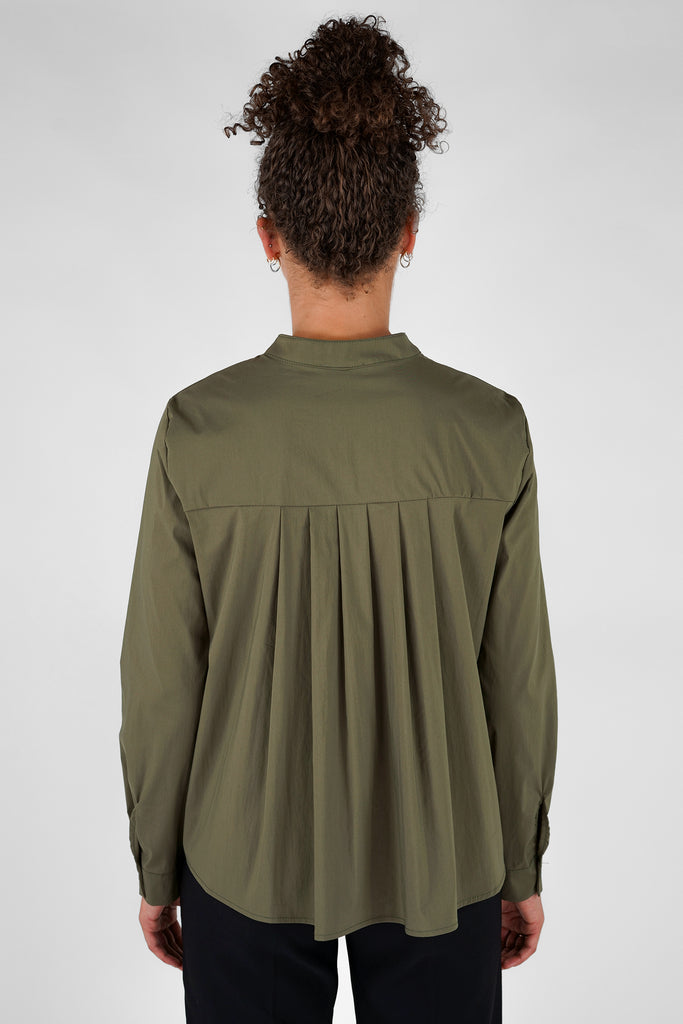 Bluse mit Falten im Rücken aus Baumwoll-Mix-Qualität in dunkelgrün