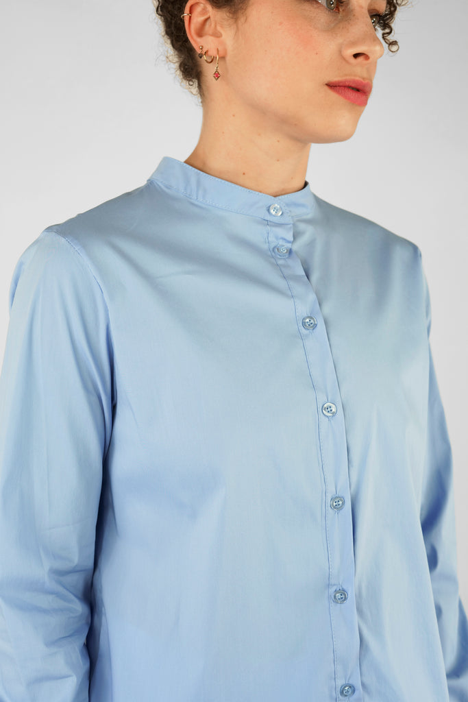 Bluse mit Falten im Rücken aus Baumwoll-Mix-Qualität in hellblau