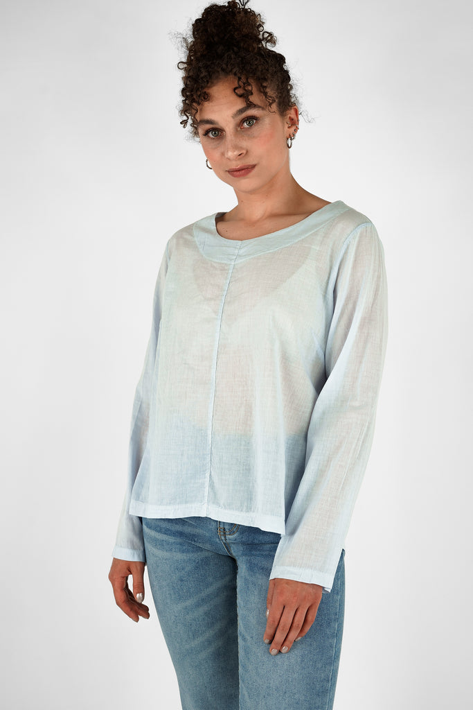 Blusen-Shirt aus Baumwolle-Voile in hellblau.
