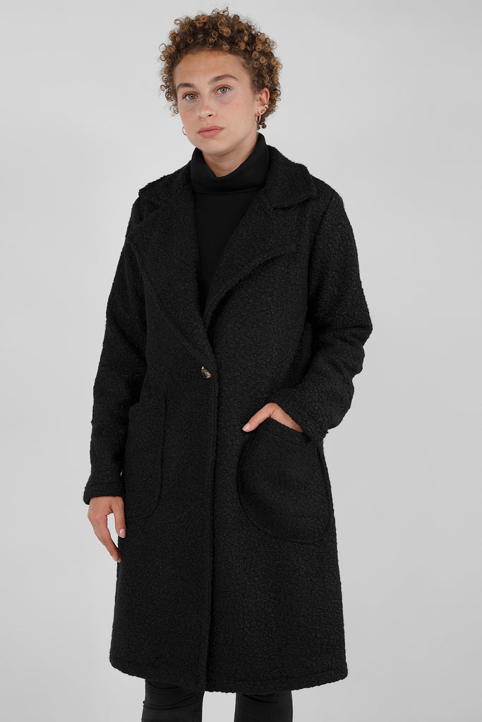 Kurzer Mantel in Bouclé-Optik in schwarz