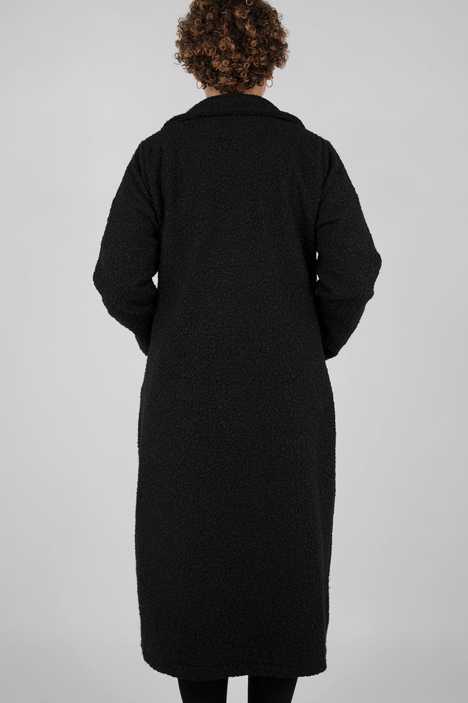 Langer Mantel in Bouclé-Optik in schwarz