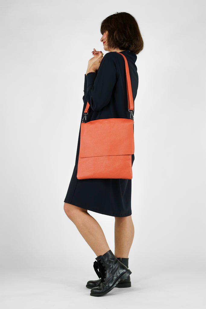 Crossbody-Bag TOM aus genarbtem Leder in orange