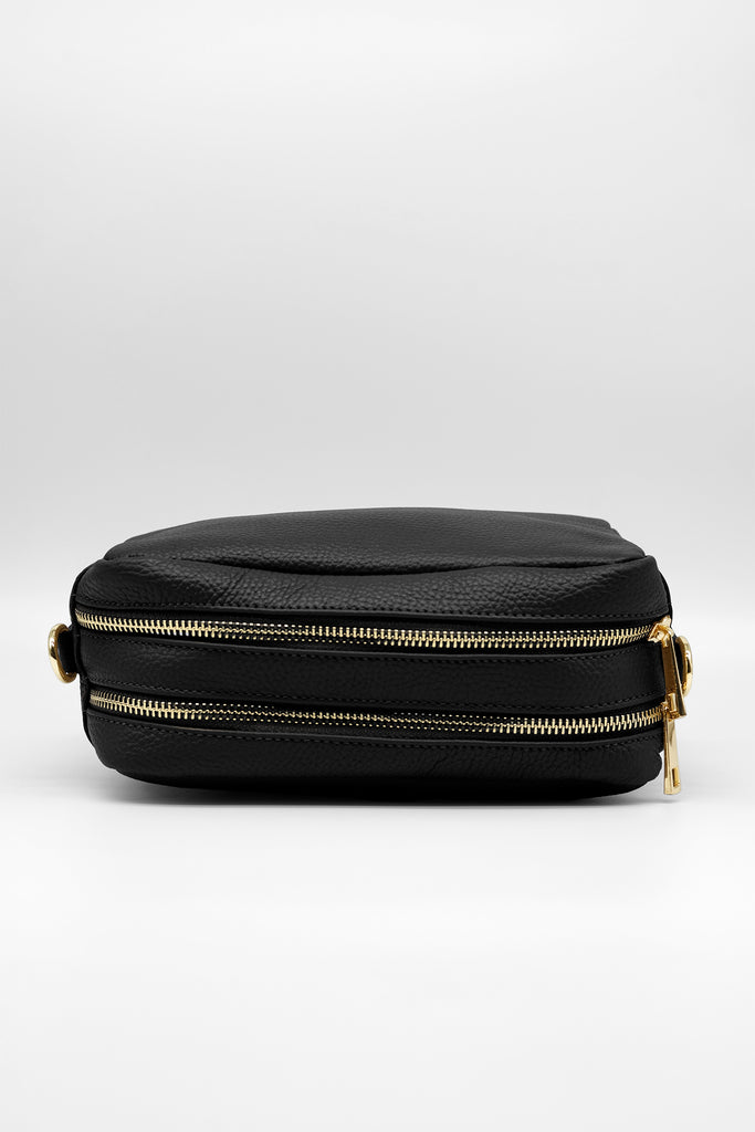 Crossbody-Bag ALIA aus genarbtem Leder in schwarz