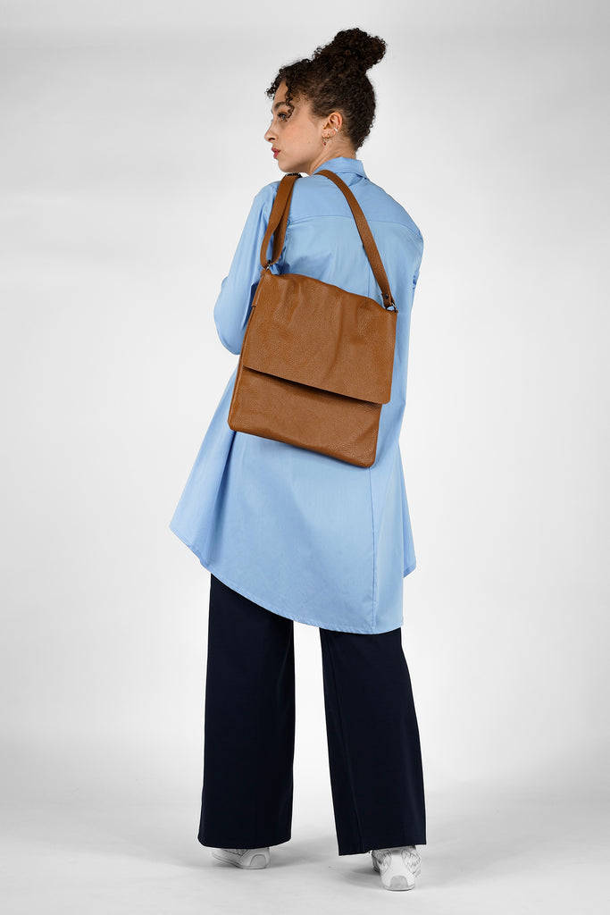 Crossbody-Bag TOM aus genarbtem Leder in hellbraun