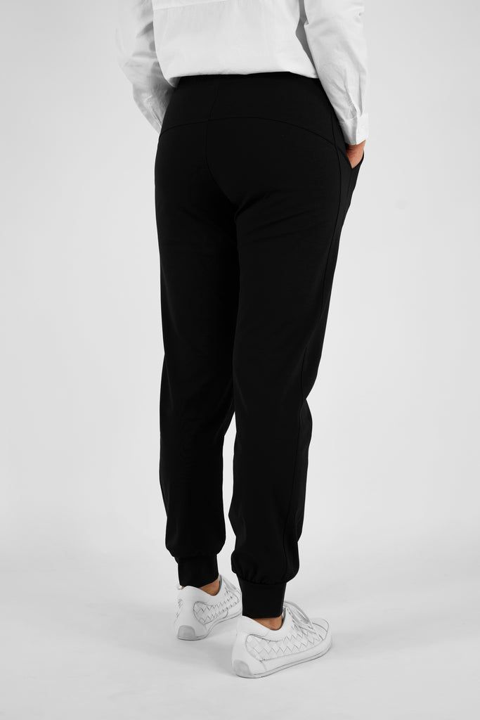 Joggpants aus Baumwolle-Mix in schwarz