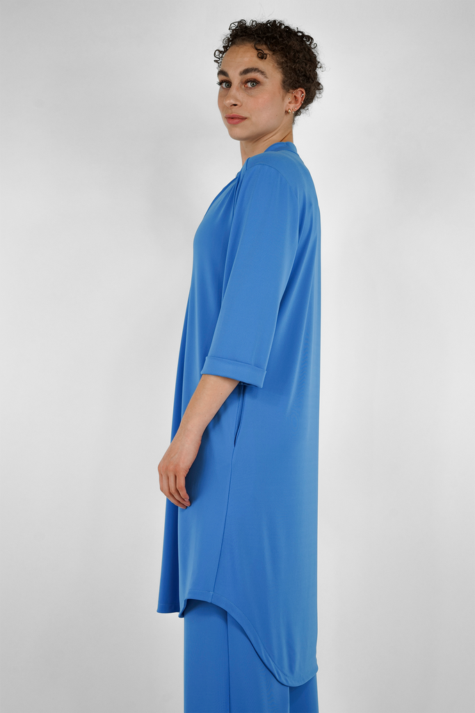 Kleid aus fliessender Qualität in blau