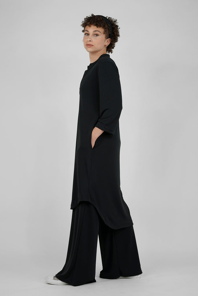 Kleid aus fliessender Qualität in schwarz