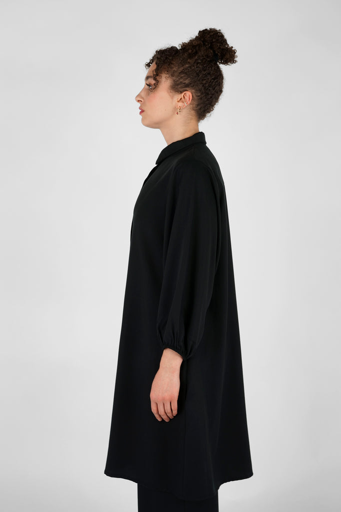 Kleid in A-Linie aus fliessender Tencel-Qualität in schwarz