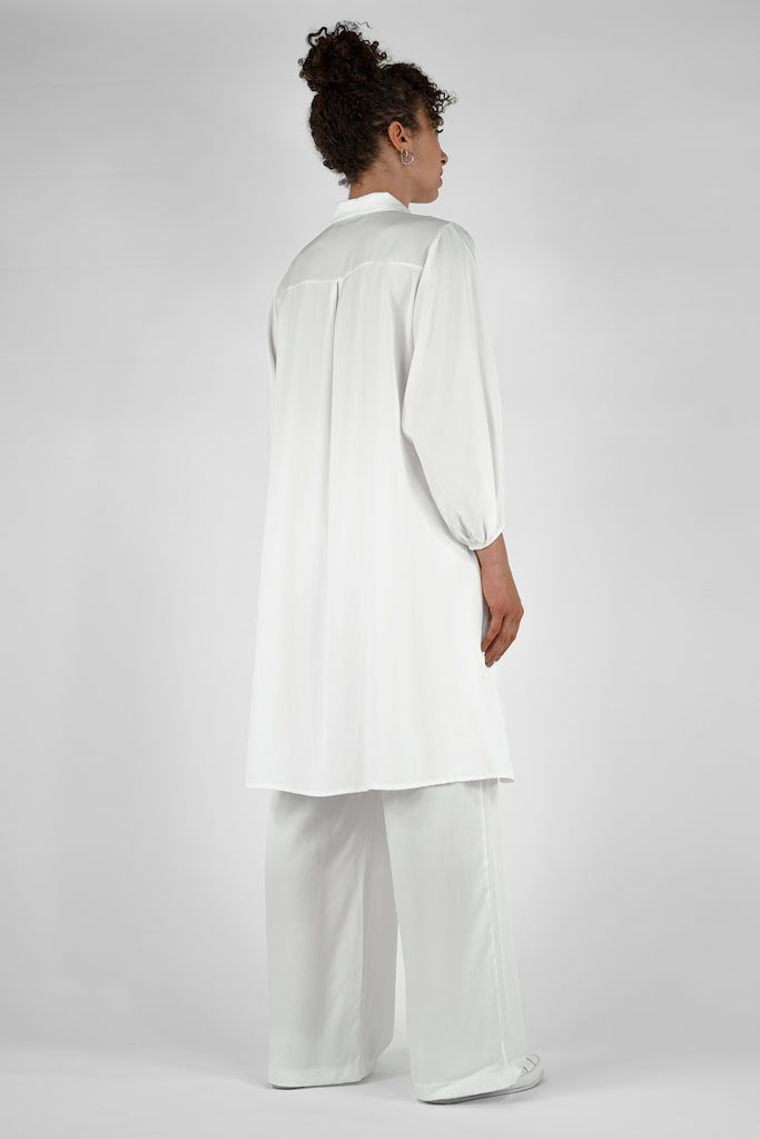Kleid in A-Linie aus fliessender Tencel-Qualität in weiss