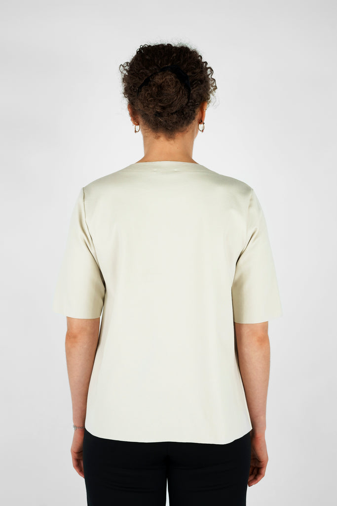 Basic Shirt aus Viskose-Mix-Qualität in creme