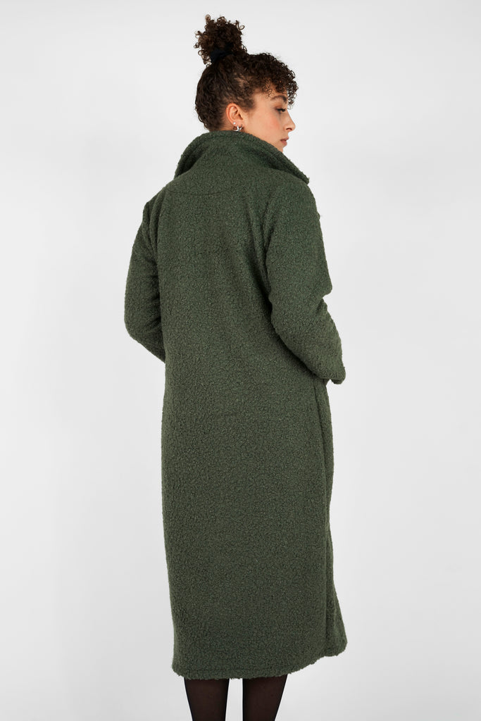 Langer Mantel in Bouclé-Optik in grün