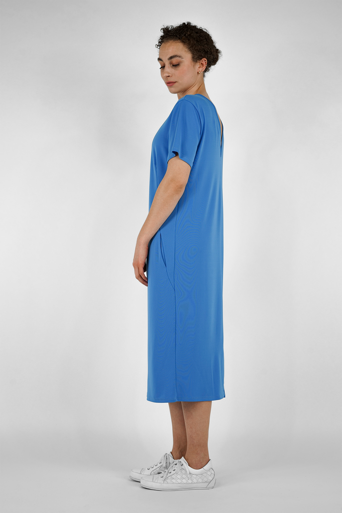 Midi-Kleid mit Rückenausschnitt in blau