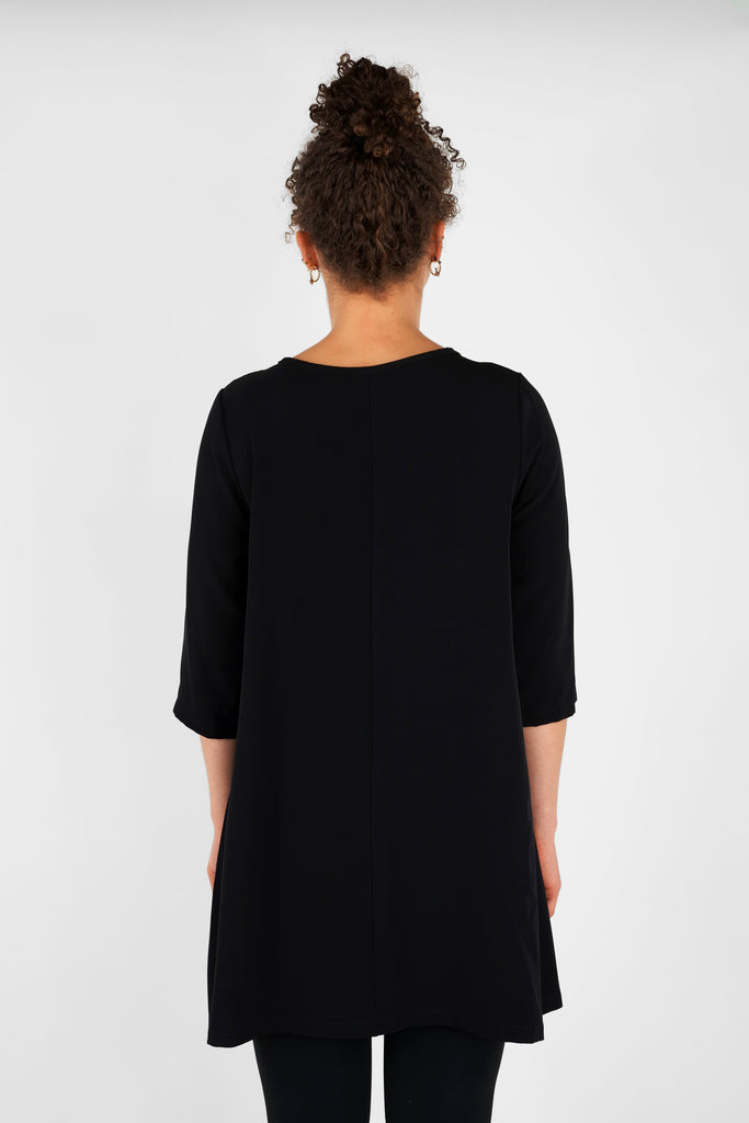 Mini-Kleid aus fliessender Qualität in schwarz.