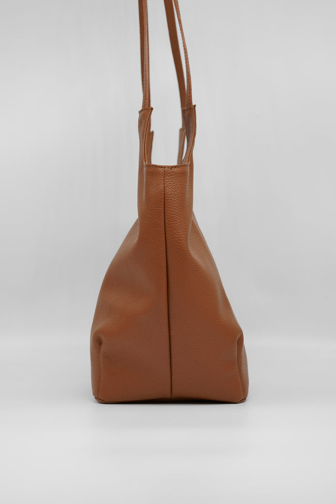 Shopper Maya aus genarbtem Leder in hellbraun