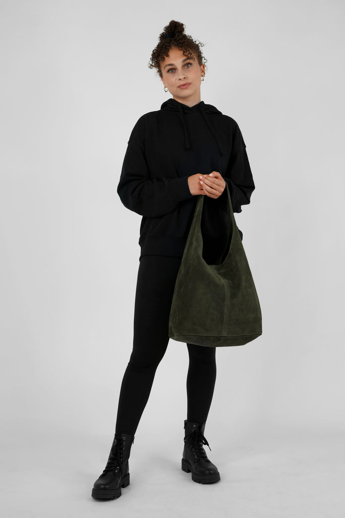 Shopper VALERIA aus Veloursleder in dunkelgrün