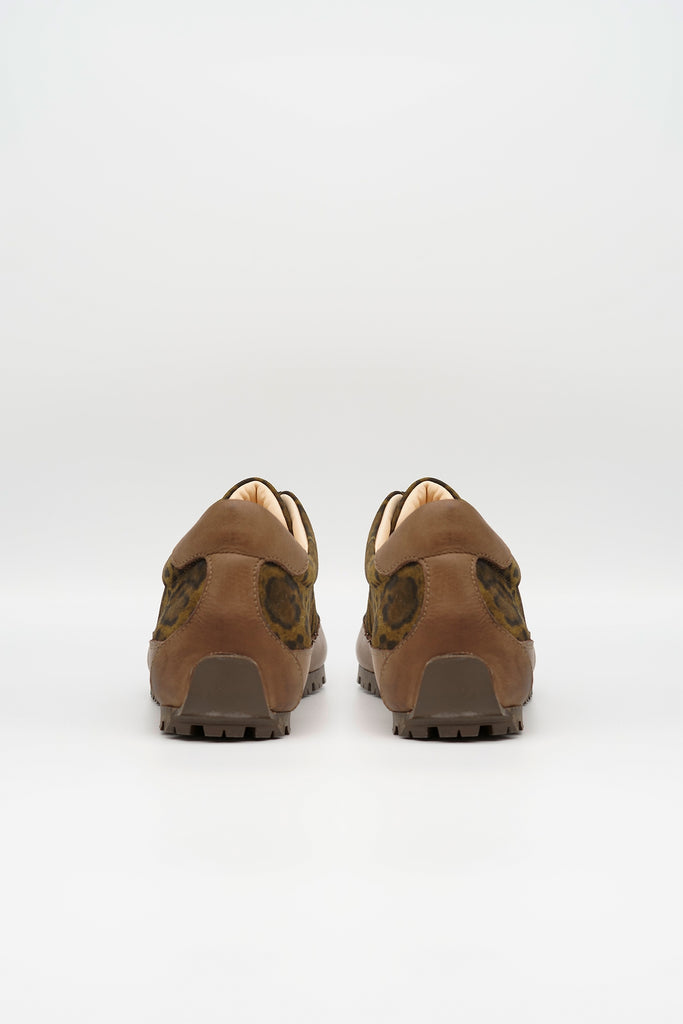 Sneaker mit Leoprint aus Leder in braun
