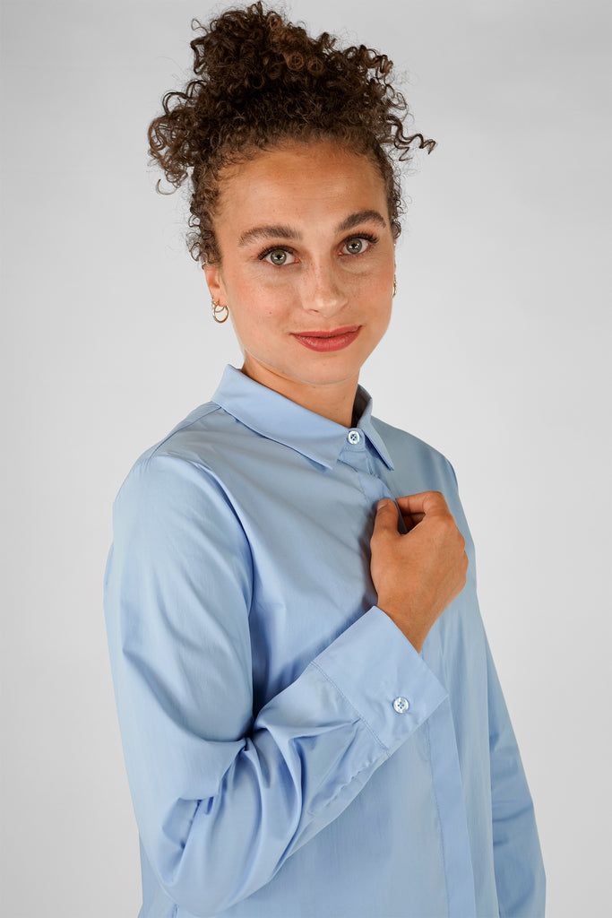 Stretch-Popeline-Bluse aus Baumwolle-Mix in hellblau