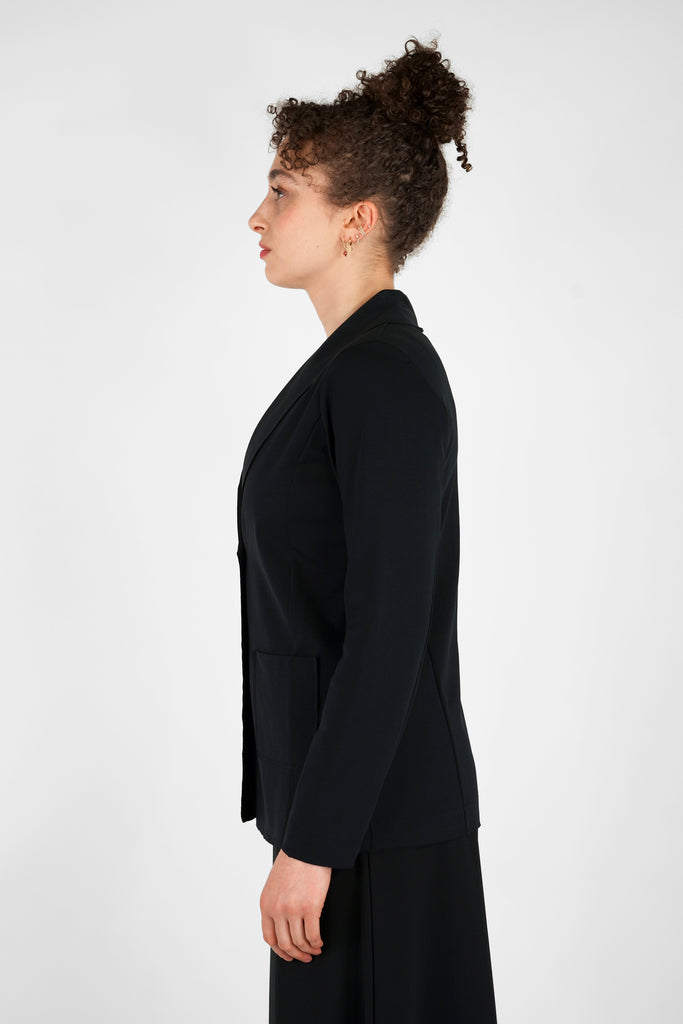 Taillierter Blazer aus Viskose-Mix-Qualität in schwarz