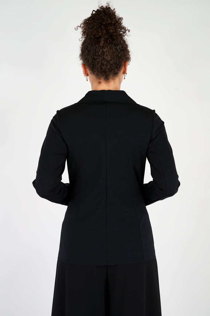Taillierter Blazer aus Viskose-Mix-Qualität in schwarz