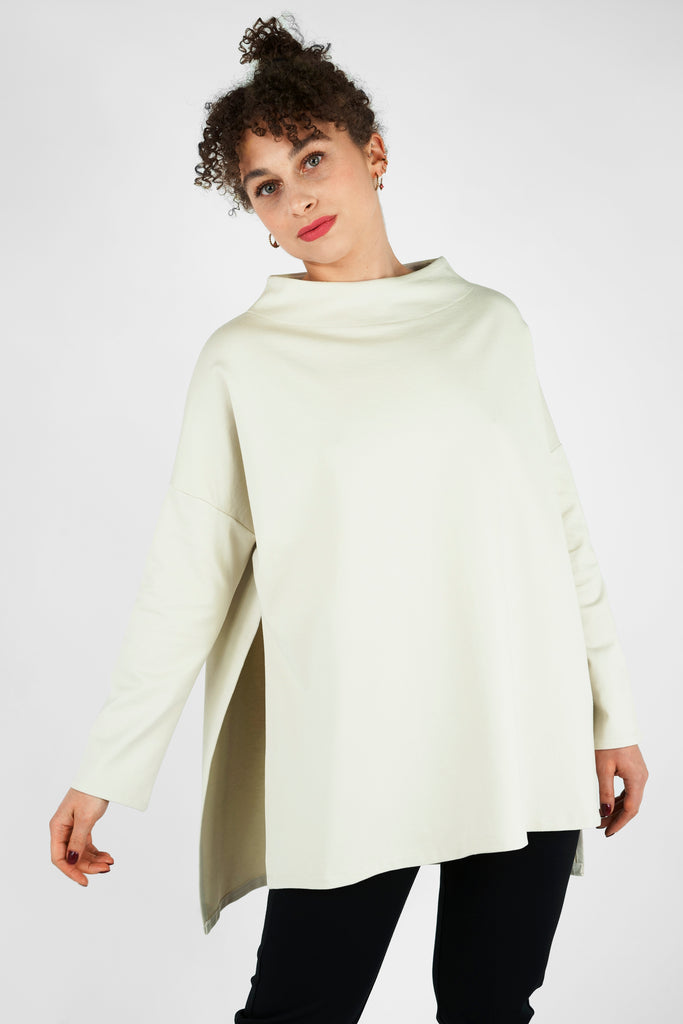 Weites Longsleeve aus Viskose-Mix-Qualität in beige