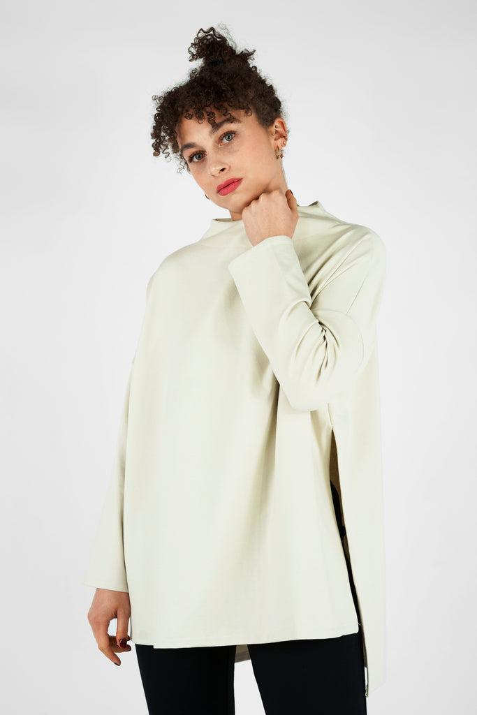 Weites Longsleeve aus Viskose-Mix-Qualität in beige