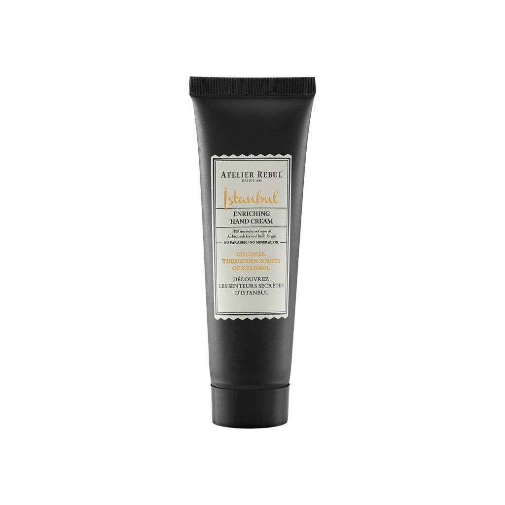 magazzino_designeroutlet_ISTANBUL_Handcreme_30ml Die luxuriöse Handcreme aus der Signature Kollektion von Atelier Rebul  Diese Handcreme mit hochwertigen Inhaltsstoffen wurde speziell entwickelt, um trockene Hände mit Feuchtigkeit zu versorgen und zart zu pflegen.  Sie ist mit Sheabutter, Arganöl und Hyaluronsäure angereichert, um Ihre Hände zu pflegen und für ein seidig weiches Hautgefühl zu sorgen.