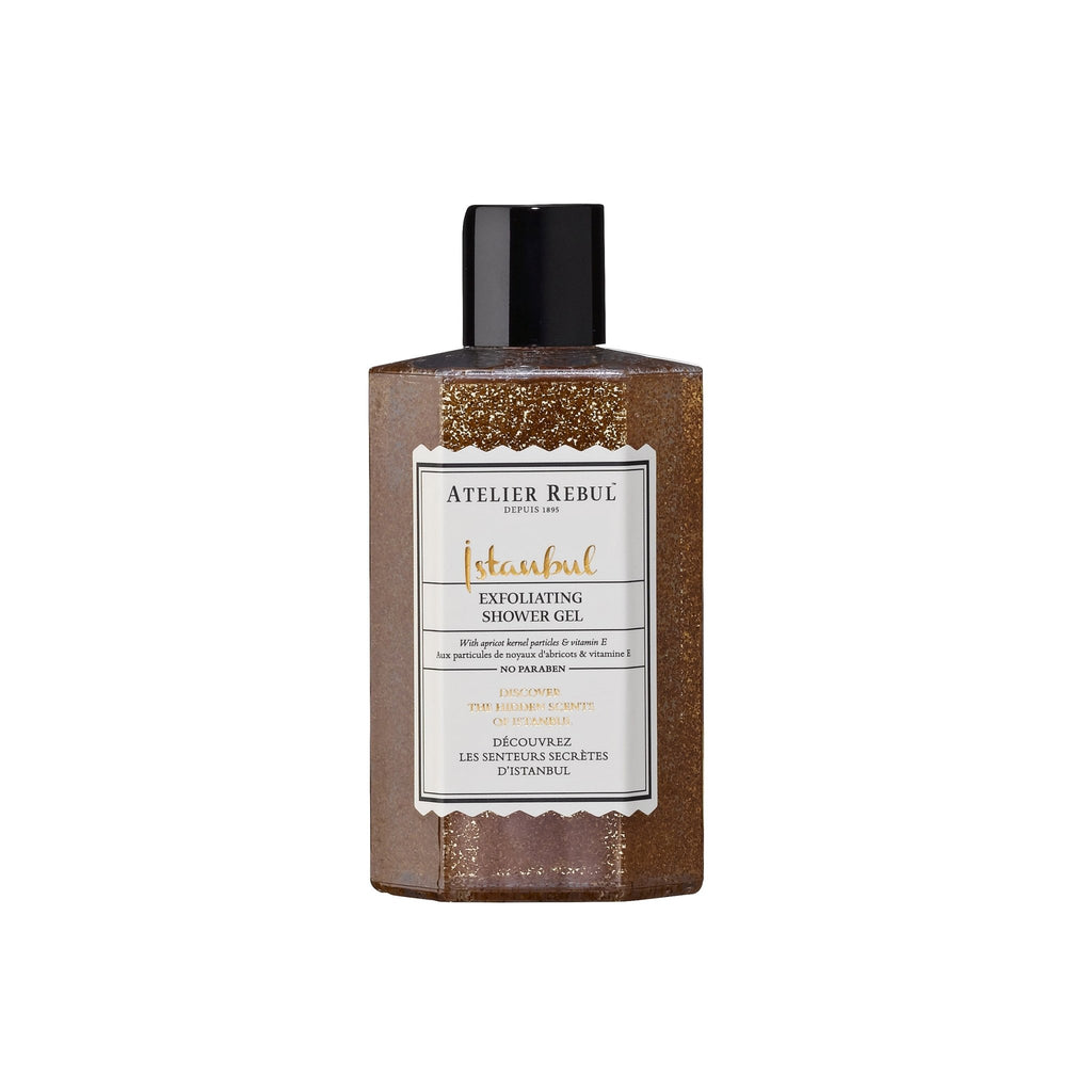 magazzino_designeroutlet_ISTANBUL_Duschgel_mit_Peeling_250ml Zelebrieren Sie mit diesem mild reinigenden Duschpeeling aus der ISTANBUL Signature Kollektion Ihren Neuanfang unter der Dusche.  Es ist angereichert mit Aprikosenkernen und Vitamin E.  Das 2-in-1-Peeling (Reinigung und Entfernung von abgestorbenen Hautzellen) verwandelt sich beim Kontakt mit Wasser in eine zarte Duschcreme. Für unmittelbar weichere, jüngere, strahlendere Haut, 1–2 Mal pro Woche anwenden. 