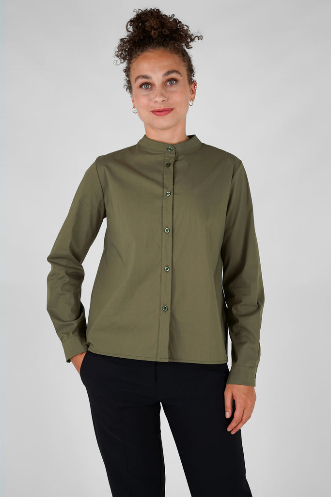 Bluse mit Falten im Rücken aus Baumwoll-Mix-Qualität in dunkelgrün
