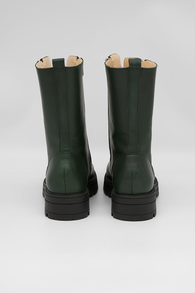Hohe Schnürstiefelette mit extra Reißverschlüssen aus dem Hause L´Ecologica