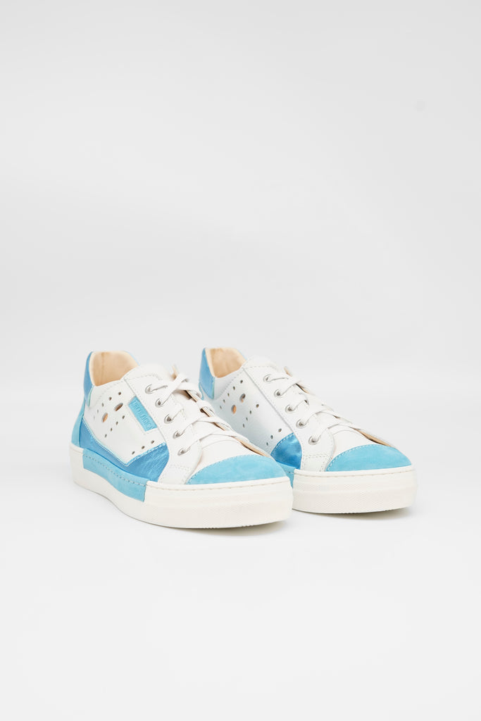 L'Ecologica Ledersneaker mit Metallic-Applikationen in weiss und blau