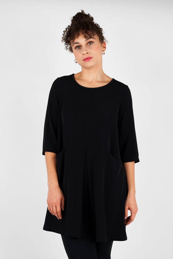 Mini-Kleid aus fliessender Qualität in schwarz.