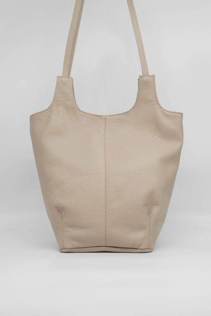 Shopper Maya aus genarbtem Leder in creme