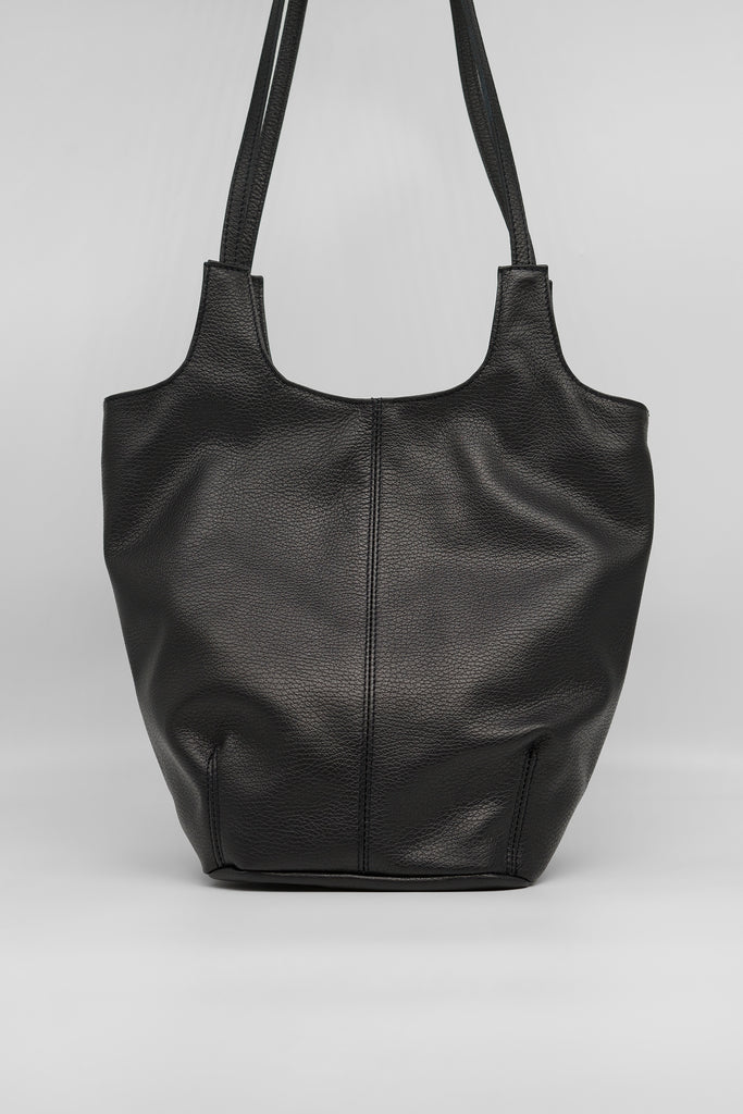 Shopper Maya aus genarbtem Leder in schwarz